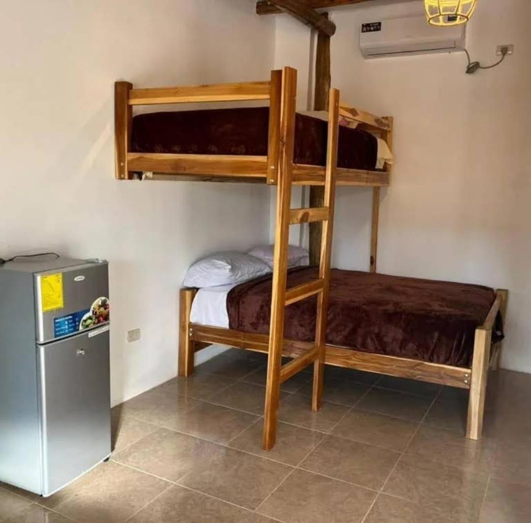 פלאיאס Hostal Yolanda מראה חיצוני תמונה